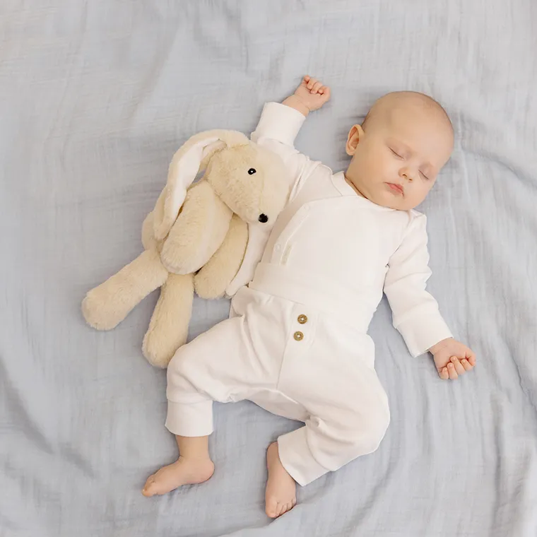 Smiki, Little Dreamer, Szumiący króliczek, maskotka ze światłem i melodiami