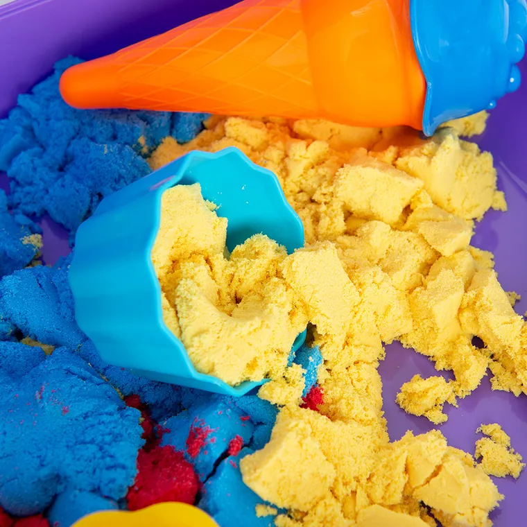 Smiki, Lody, piasek kinetyczny, masa plastyczna w walizce