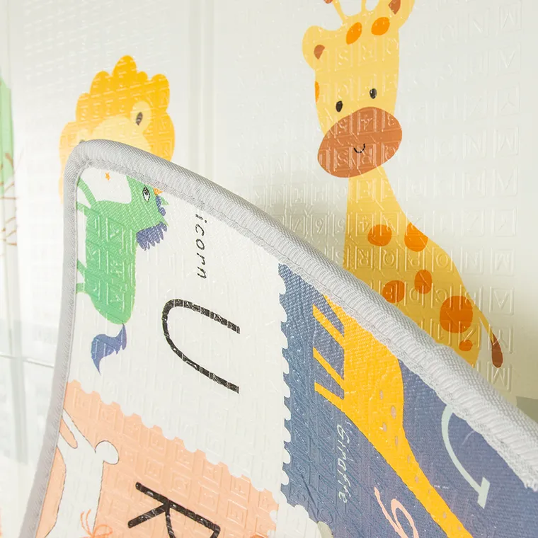 Smiki, piankowa mata edukacyjna, dwustronna, składana, 150-200 cm