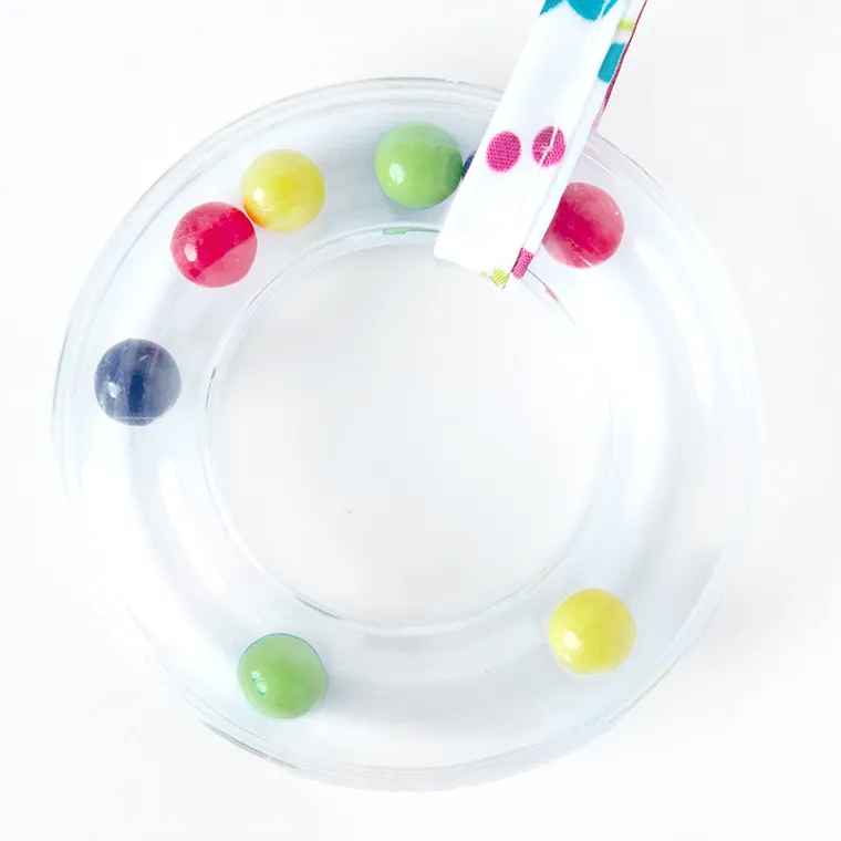 Smiki, Pies, maskotka z zawieszką i gryzakiem