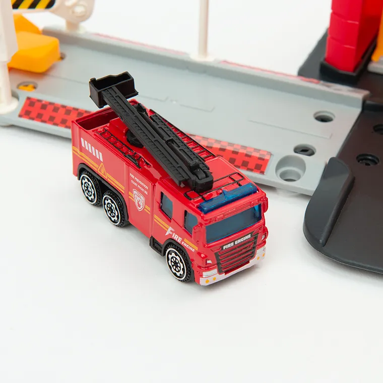 Smiki, Straż pożarna, parking z 2 pojazdami, zestaw