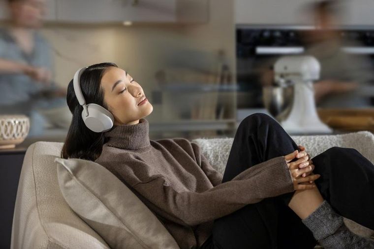 Sony Wh-1000xm5 Bluetooth Noise Cancelling Silver