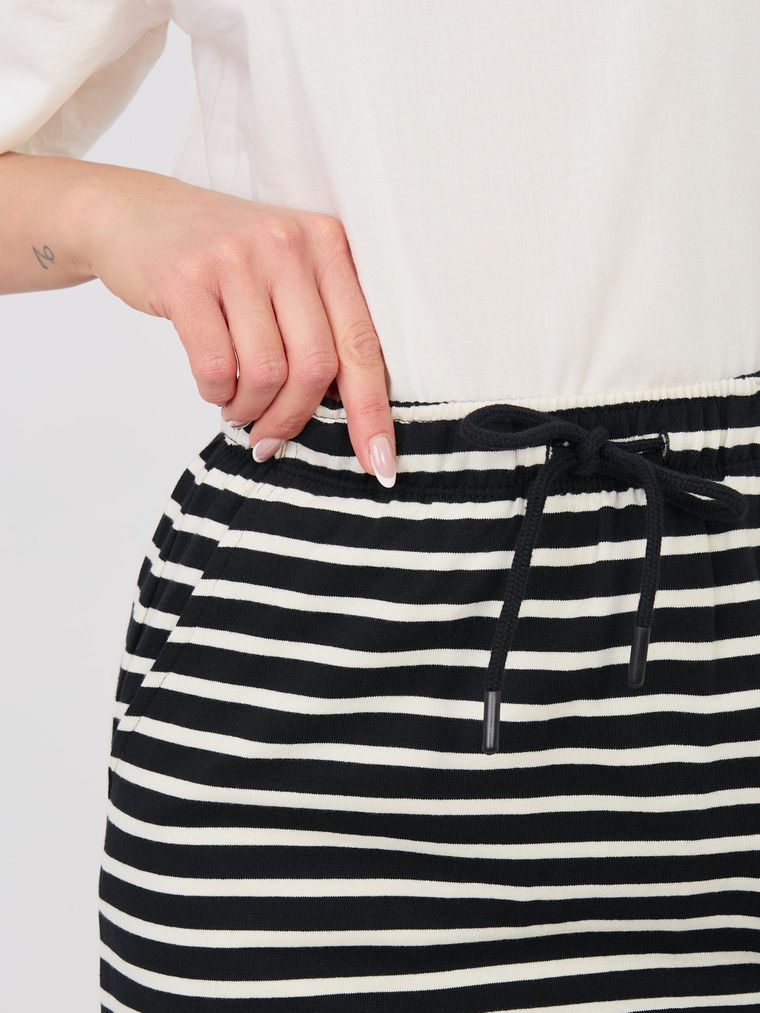 Spódnica damska, czarna, Sublevel