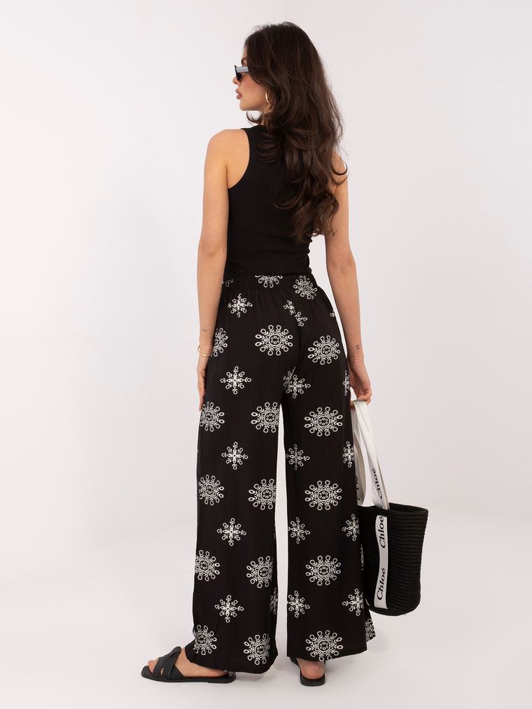 Spodnie materiałowe damskie, czarne, Italy Moda