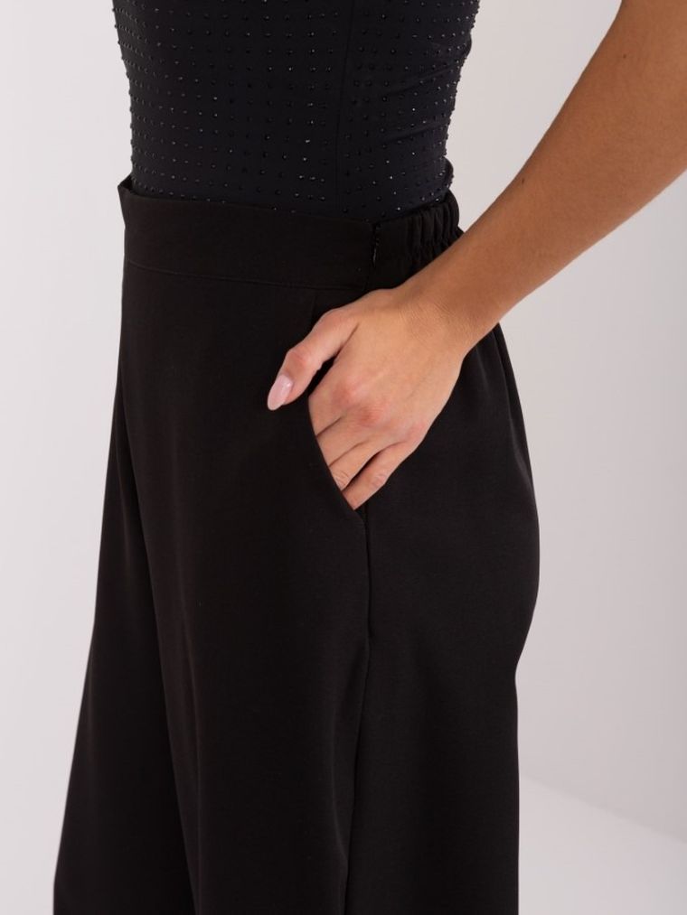 Spodnie materiałowe damskie, czarne, Lakerta