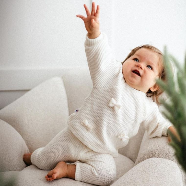 Sweter dziewczęcy, ecru, Eevi