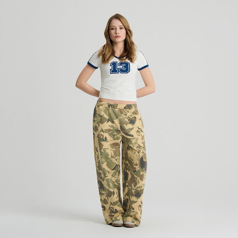 T-shirt z nadrukiem o kroju slim NOWEAR