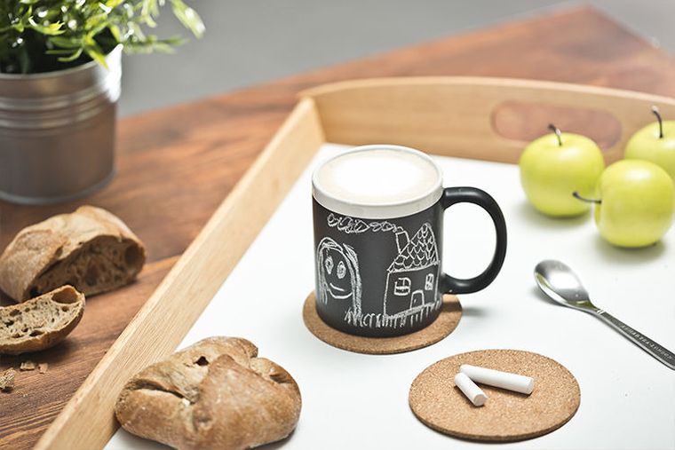 Tablica z kredą, kubek