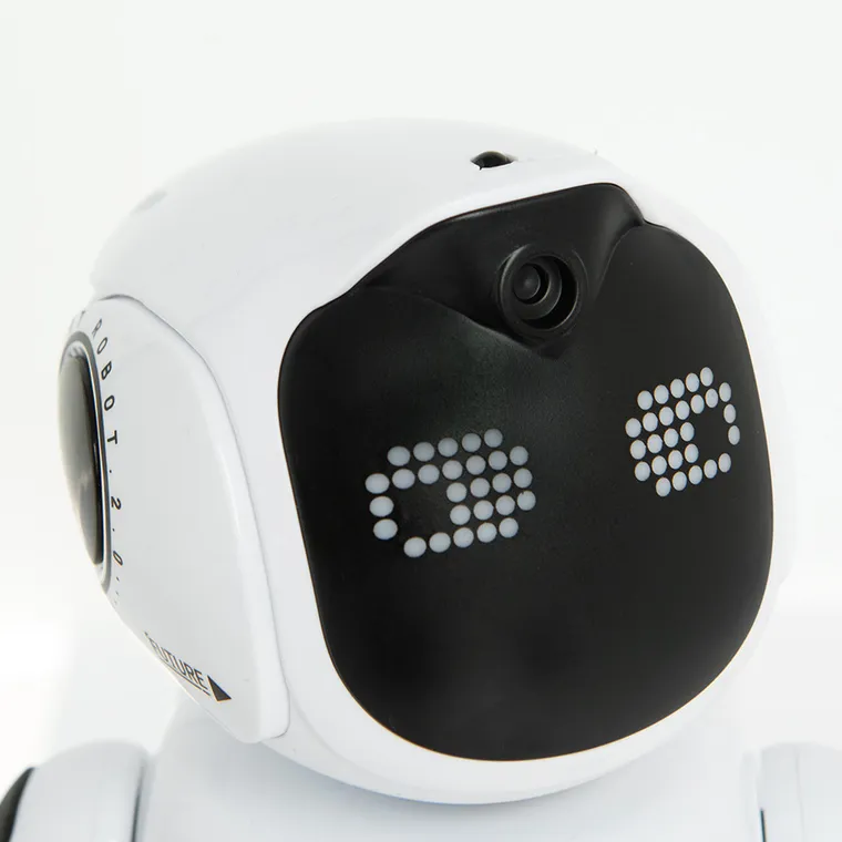 Tech-Bot, interaktywny robot zdalnie sterowany