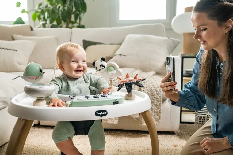 Tiny Love, Décor, Stacjonarne centrum aktywności 5w1, stolik edukacyjny, czarno-biała