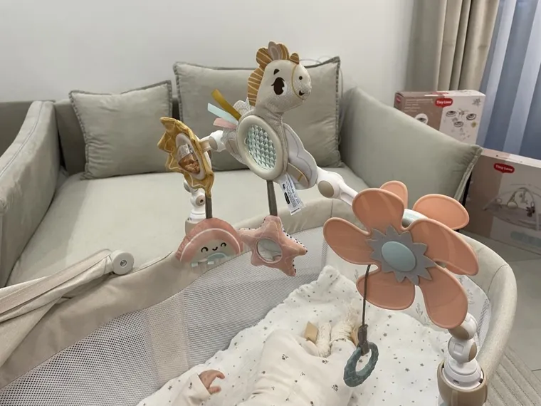 Tiny Love, Kraina Jednorożca, łuk z zabawkami