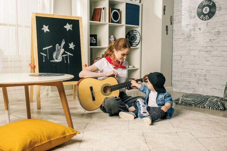 Tiny Love, Tiny Rockers, pozytywka, gitara