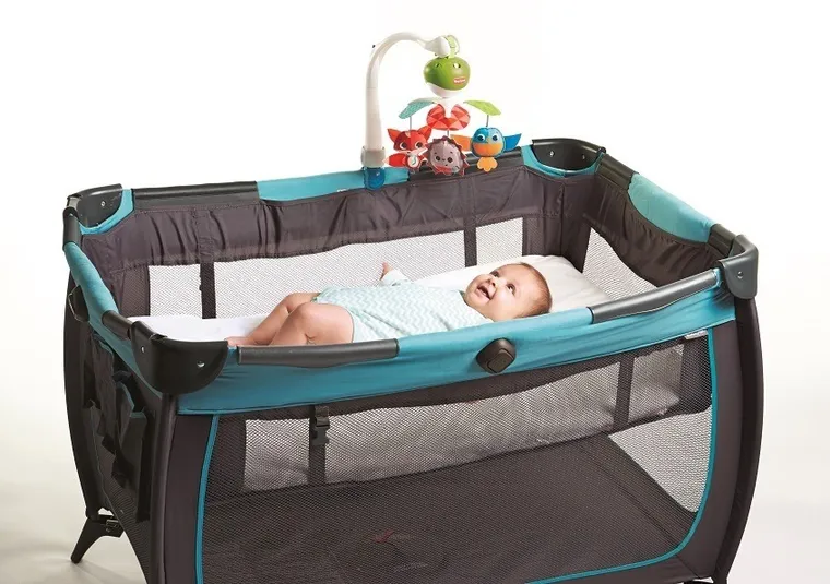 Tiny Love, Zabawa na łące, karuzela podróżna