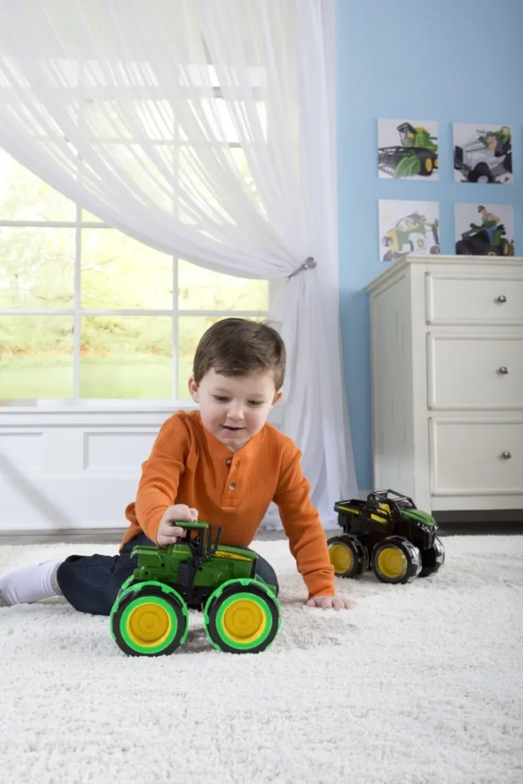 Tomy, John Deere, Monster, traktor z świecącymi oponami