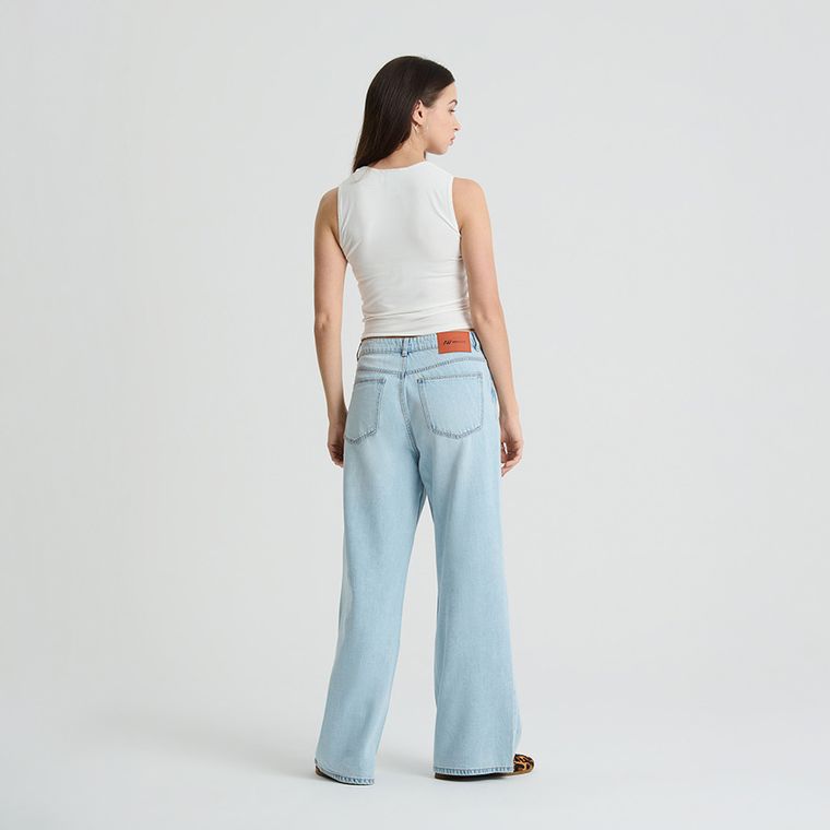 Top bez rękawów z domieszką modalu NOWEAR