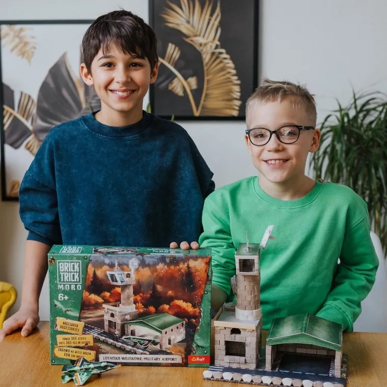 Trefl, Buduj z cegły, Moro, Lotnisko wojskowe, zestaw kreatywny, 360 elementów