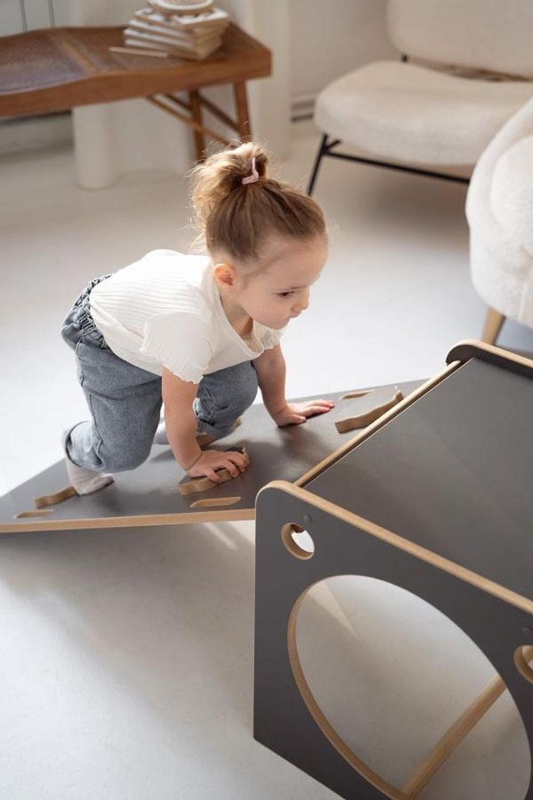 tupti.wood, kostka wielozadaniowa + mała zjeżdżalnia, chmurki, szara