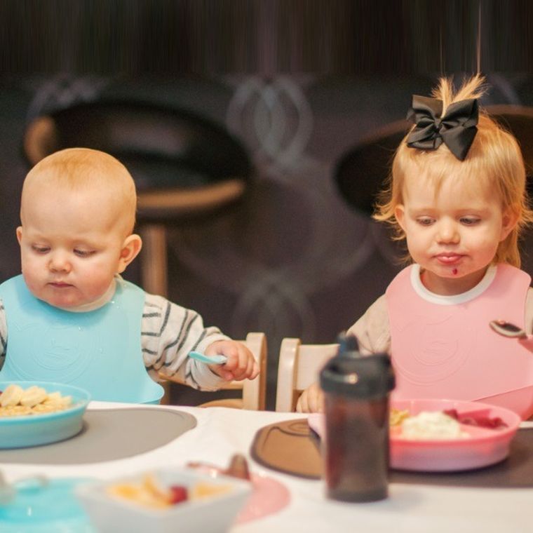 Twistshake, śliniak plastikowy, 2 szt.