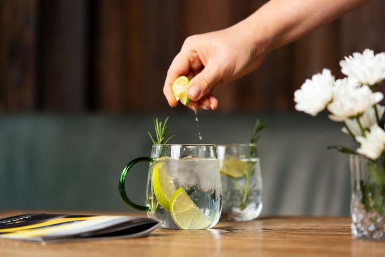 Vialli Design, Bolla, szklanki z uchem, zielone, 400 ml, 2 szt.