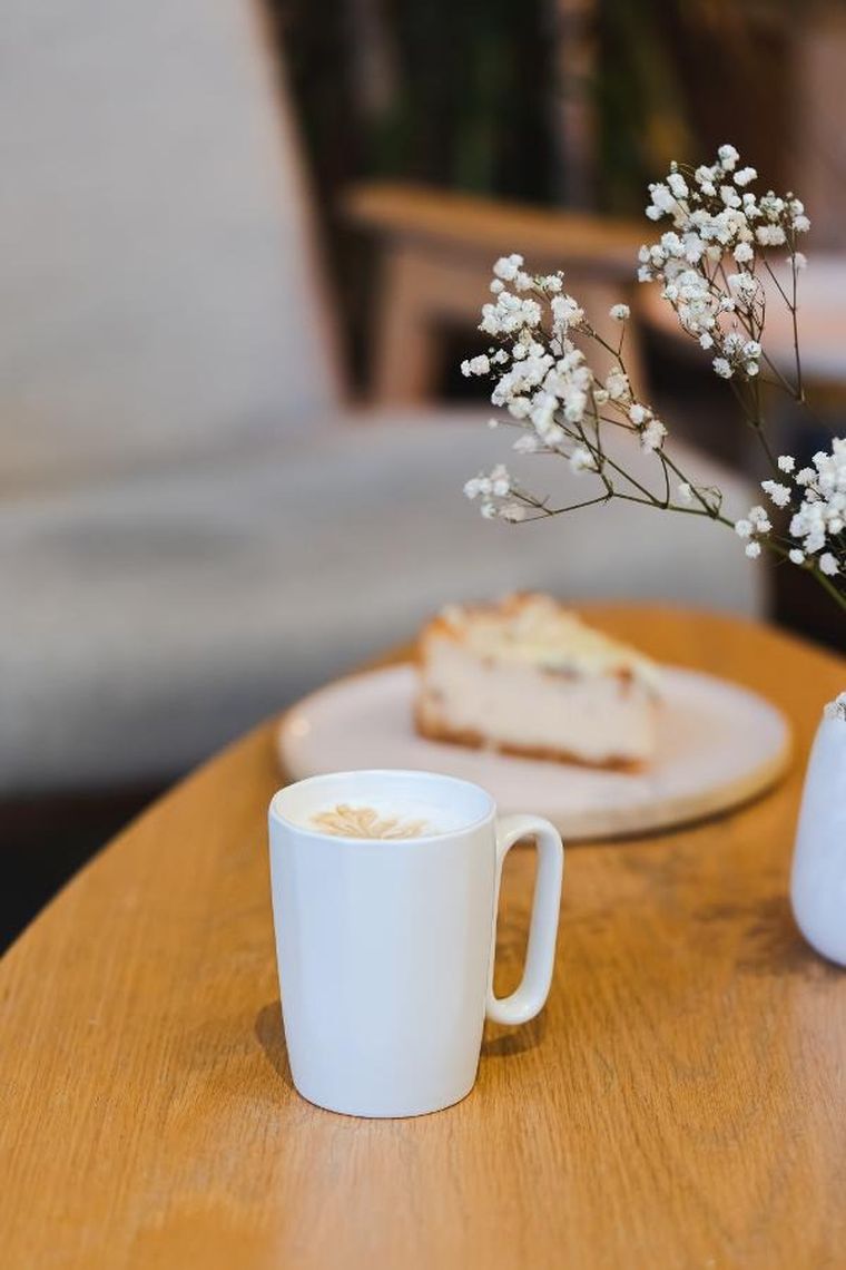 Vialli Design, dwa kubki ceramiczne z uszkiem, 250 ml, Fuori białe