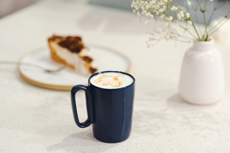 Vialli Design, dwa kubki ceramiczne z uszkiem, 250 ml, Fuori granatowe