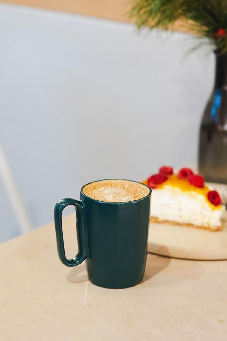 Vialli Design, dwa kubki ceramiczne z uszkiem, 250 ml, Fuori zielone