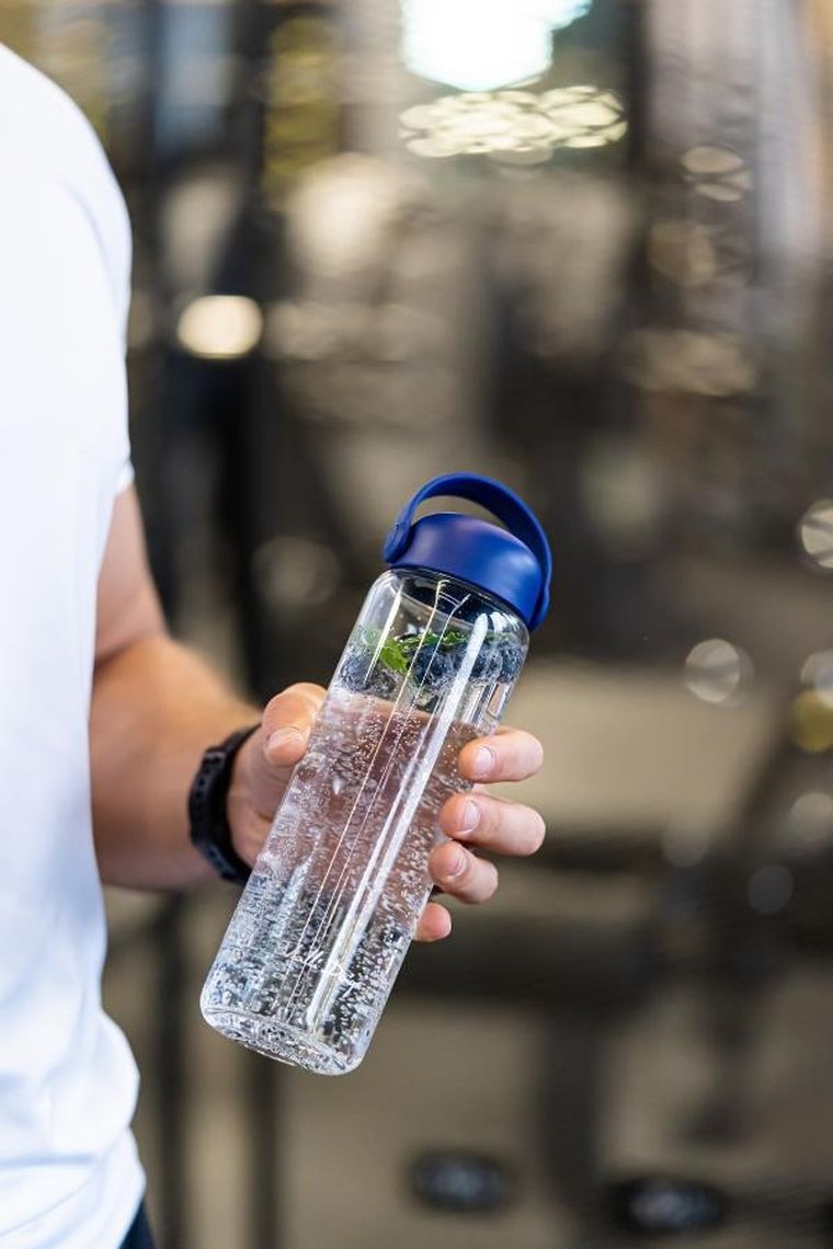 Vialli Design, Fuori, szklana butelka na wodę, granatowa, 540 ml