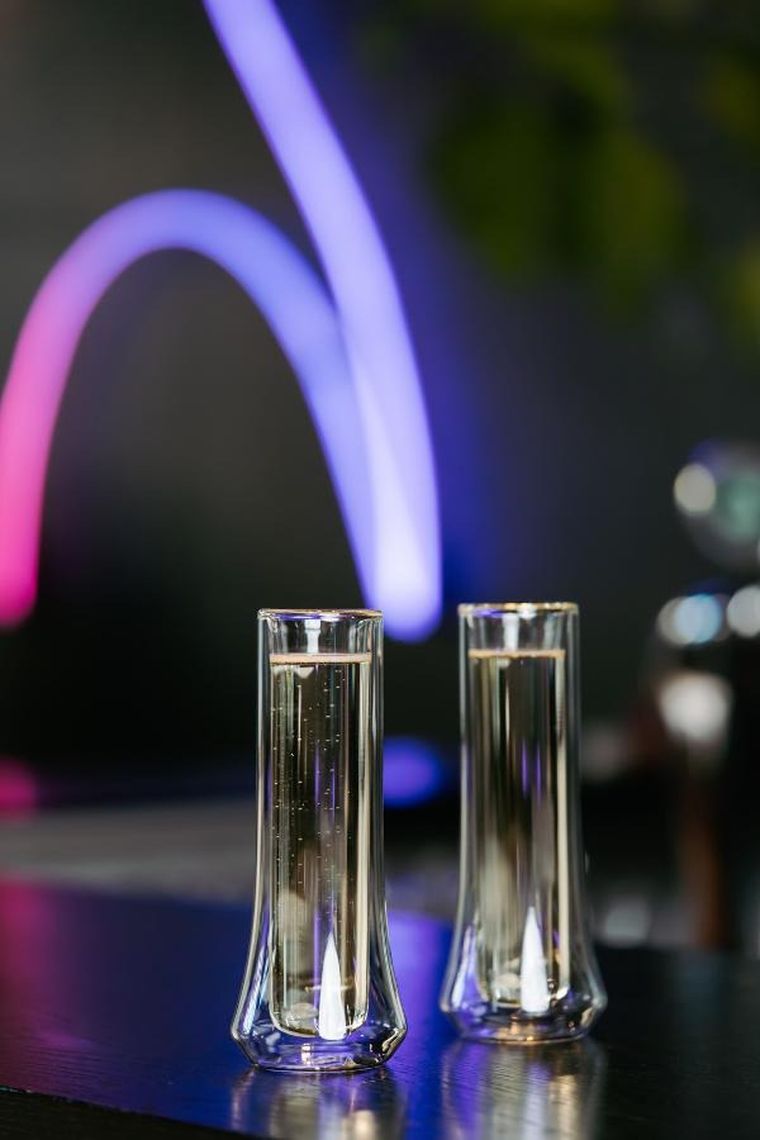 Vialli Design, komplet 2 kieliszków do szampana z podwójną ścianką Soho, 140 ml