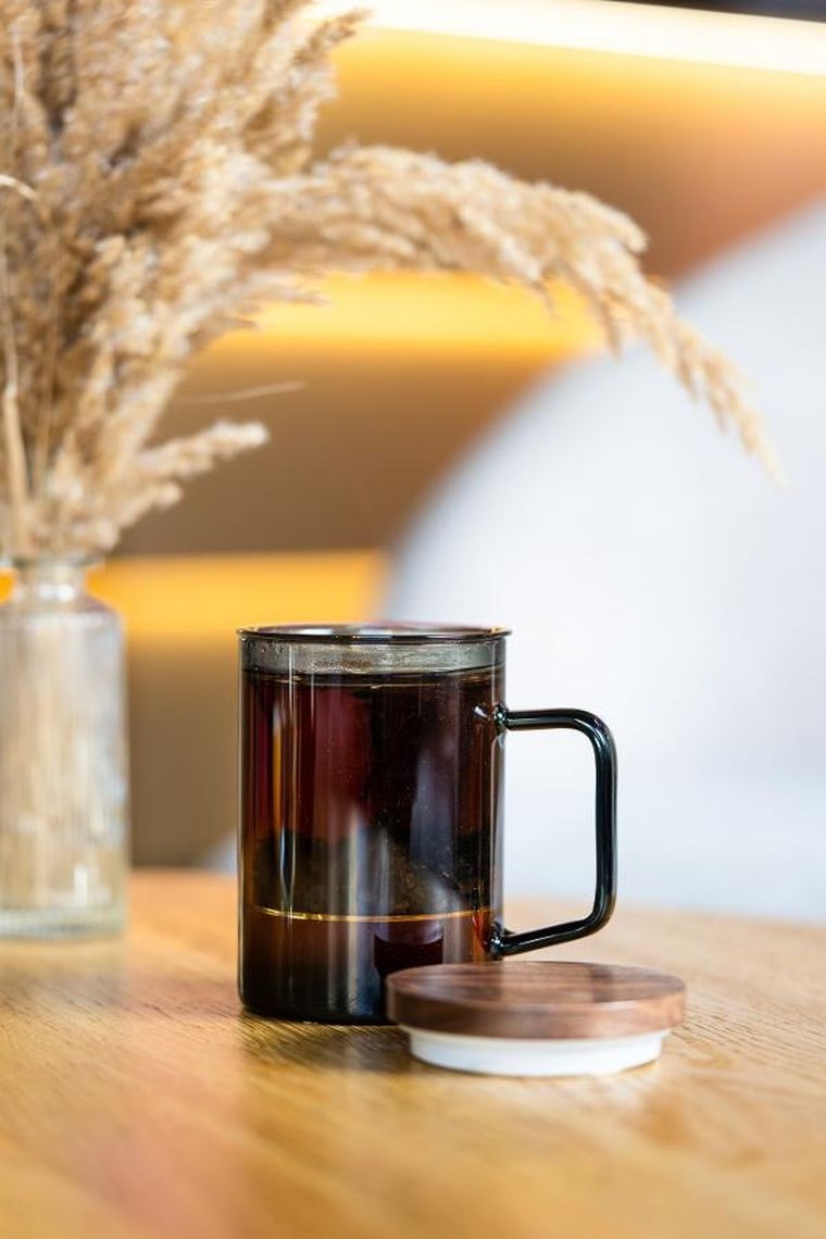 Vialli Design, szklanka z zaparzaczem Soho, 350 ml, grafitowa