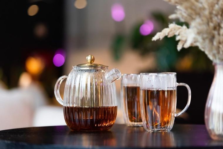 Vialli Design, zaparzacz do herbaty, 1000 ml, Tulip złoty mat