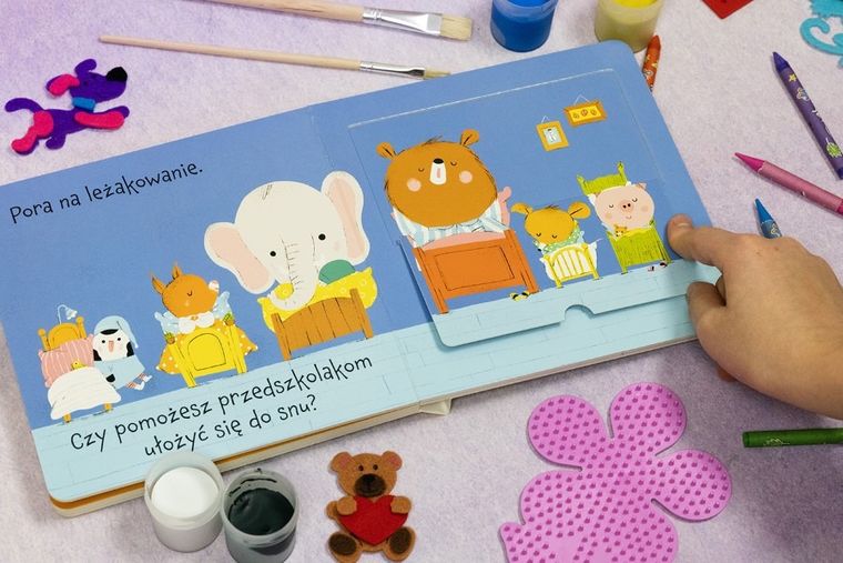 W żłobku. Miś i Myszka