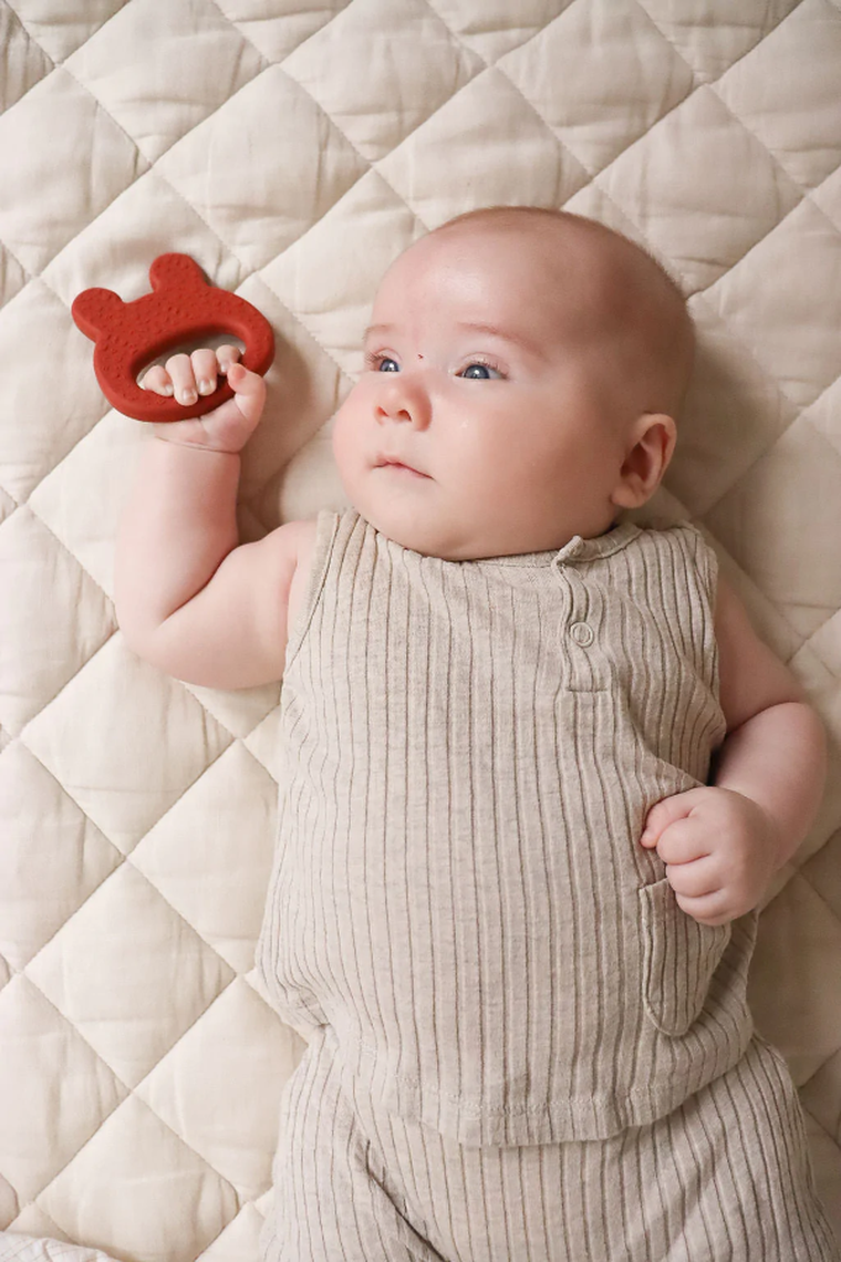 We Might be Tiny, silikonowy gryzak, Króliczek, Rust