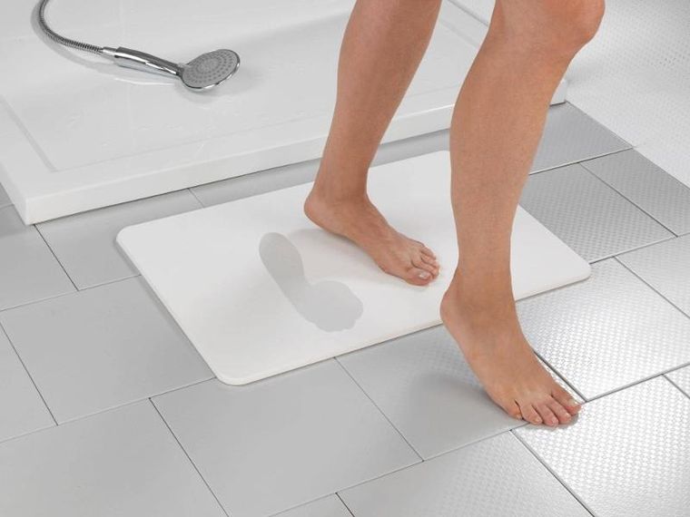 Wenko, dywanik łazienkowy, Simi, 60-39 cm