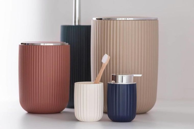 Wenko, kosz łazienkowy, Agropoli, z obrotową pokrywą, 5,5l