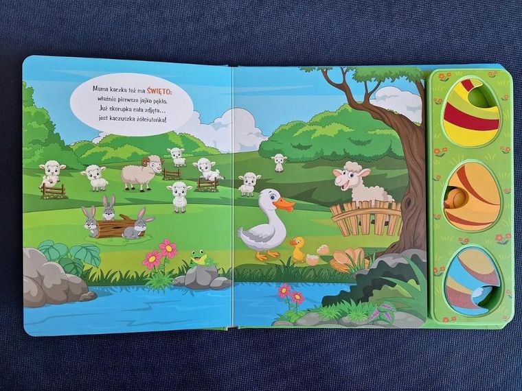 Wesoła zagroda. Książka z drewnianymi figurkami