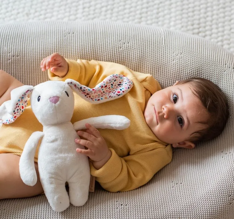 Whisbear, Felcia, Królik, szumiąca maskotka, ecru