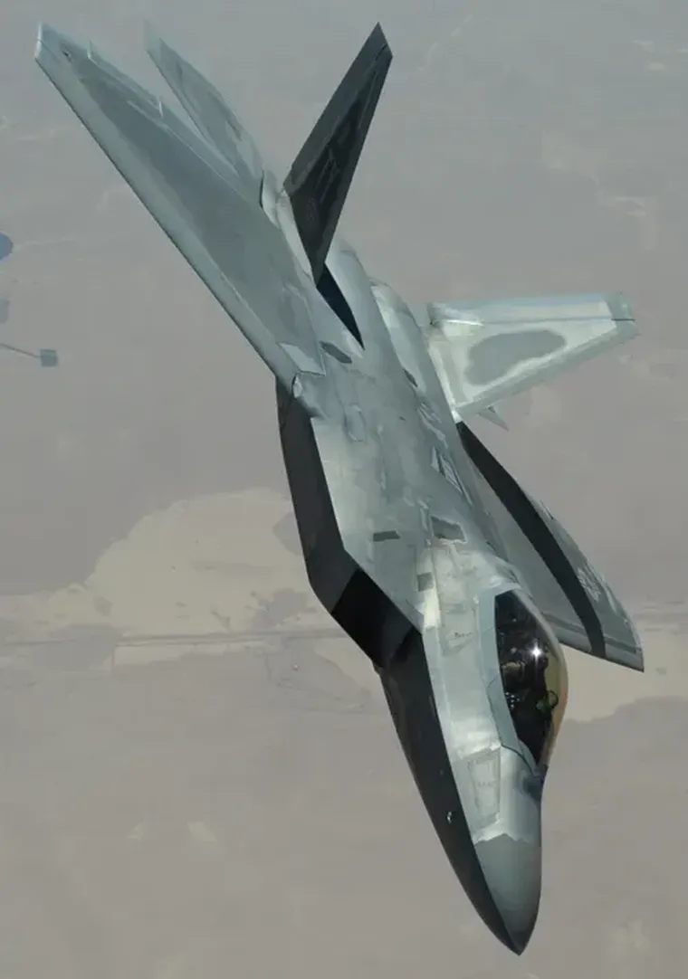 Współczesne samoloty bojowe. Myśliwce, bombowce, samoloty rozpoznawcze