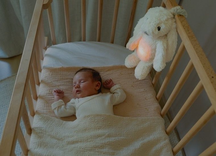 Zazu, Królik RO, szumiąca maskotka z lampką nocną, biała