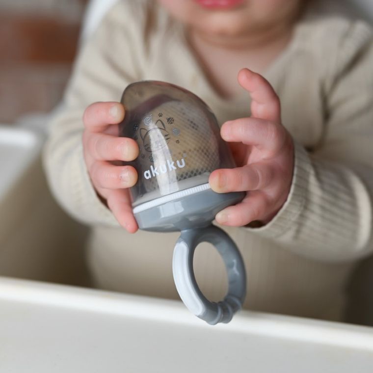 Akuku, siateczka do podawania pokarmów, kotek