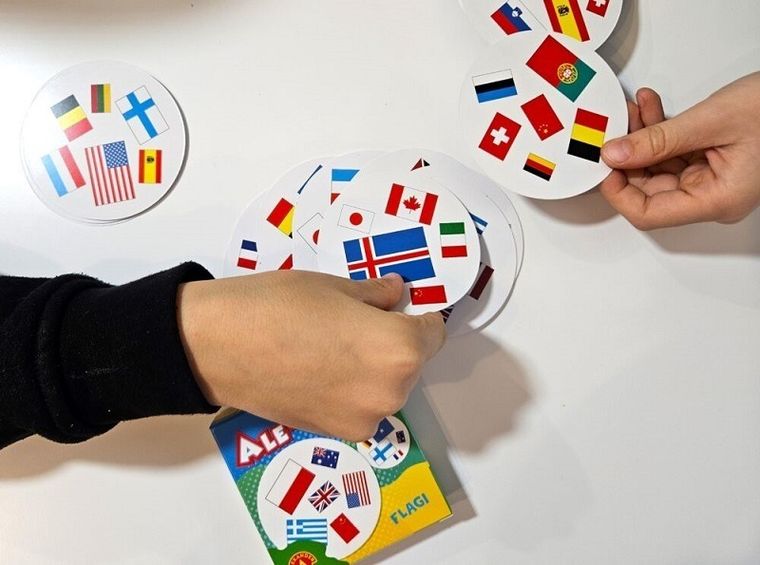 Alexander, Ale Pary, flagi, gra familijna