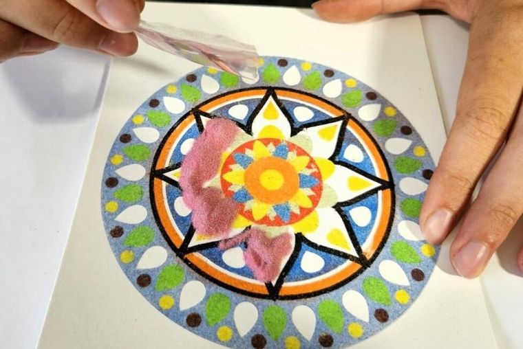 Alexander, Sand Art, Mandala, malowanie piaskiem