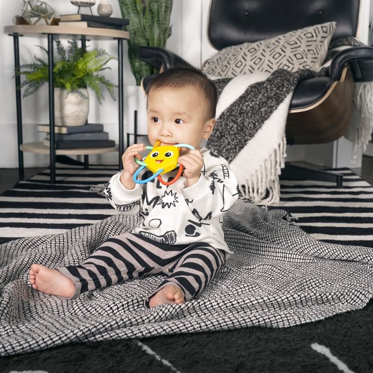Baby Einstein, Soothing Star, gryzak z grzechotką bez BPA, 0m+