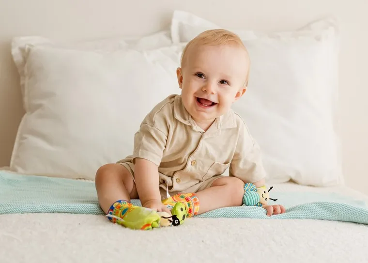 Balibazoo, Łąka, zestaw niemowlęcy: skarpetki i grzechotka na rączkę