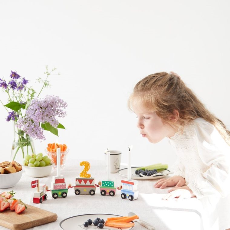 Barbo Toys, drewniany pociąg urodzinowy, 18 elementów