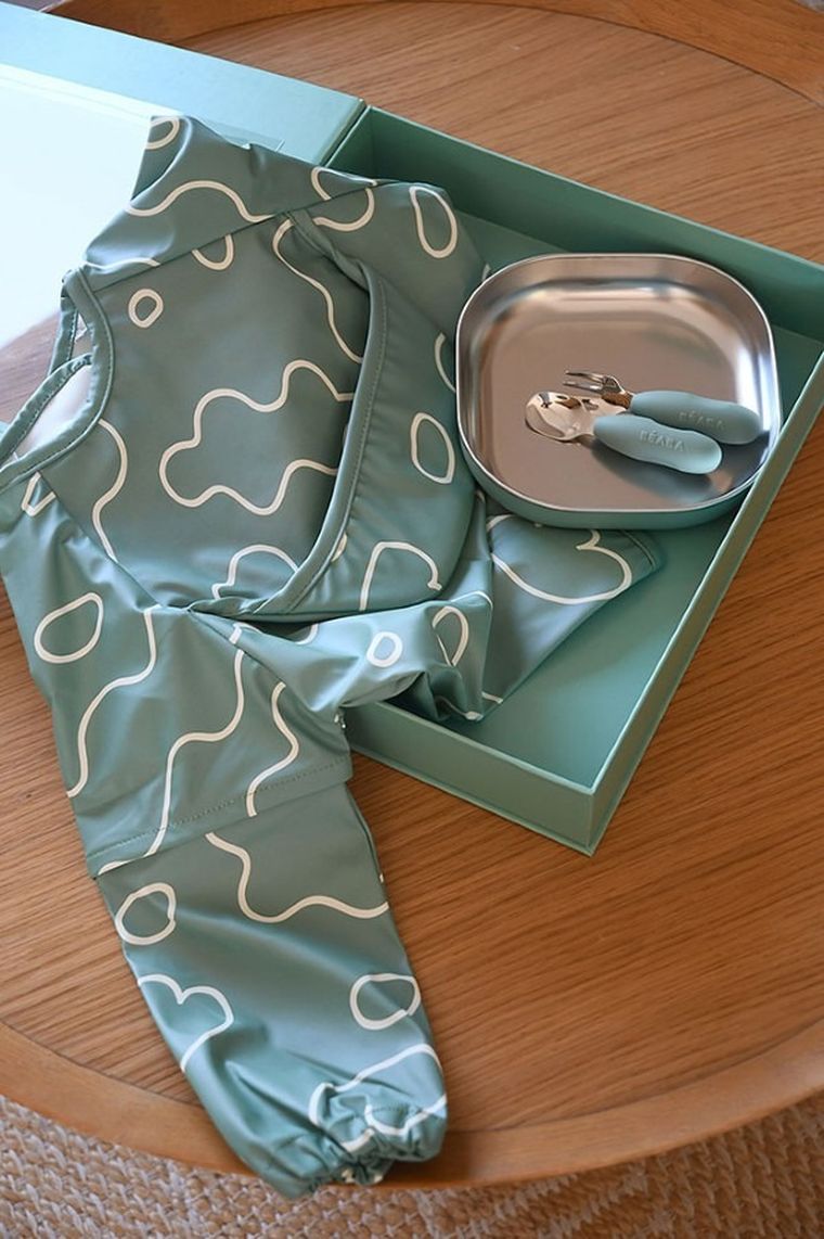 Beaba, First Meals 3w1, zestaw prezentowy: talerzyk + zestaw sztućców + śliniak, sage green