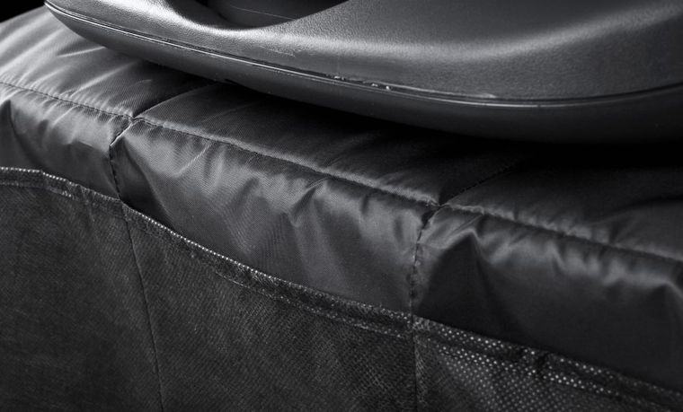 Caretero, mata ochronna pod fotelik