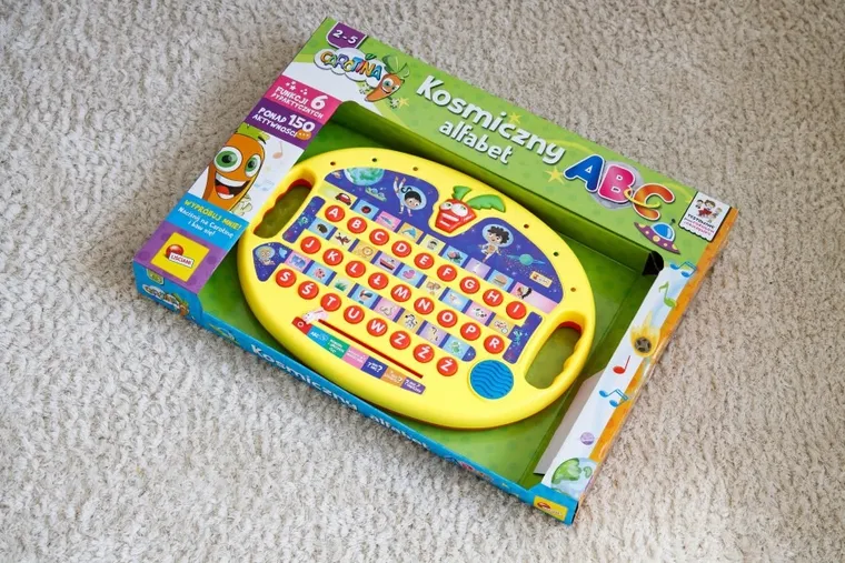 Carotina, Kosmiczny alfabet, zestaw naukowy