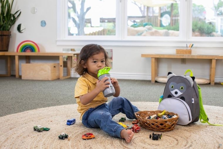 Chicco, bidon z miękkim ustnikiem, zielony, 350 ml, 2l+