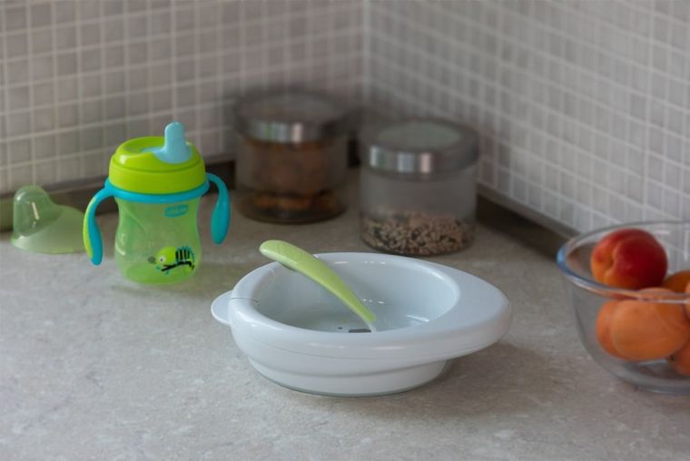 Chicco, talerz podgrzewany, zielony, 6m+