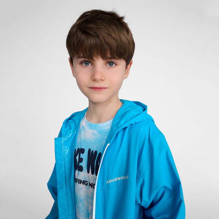 Cool Club, Przeciwdeszczowa kurtka chłopięca z kapturem, składana do kieszeni, niebieska